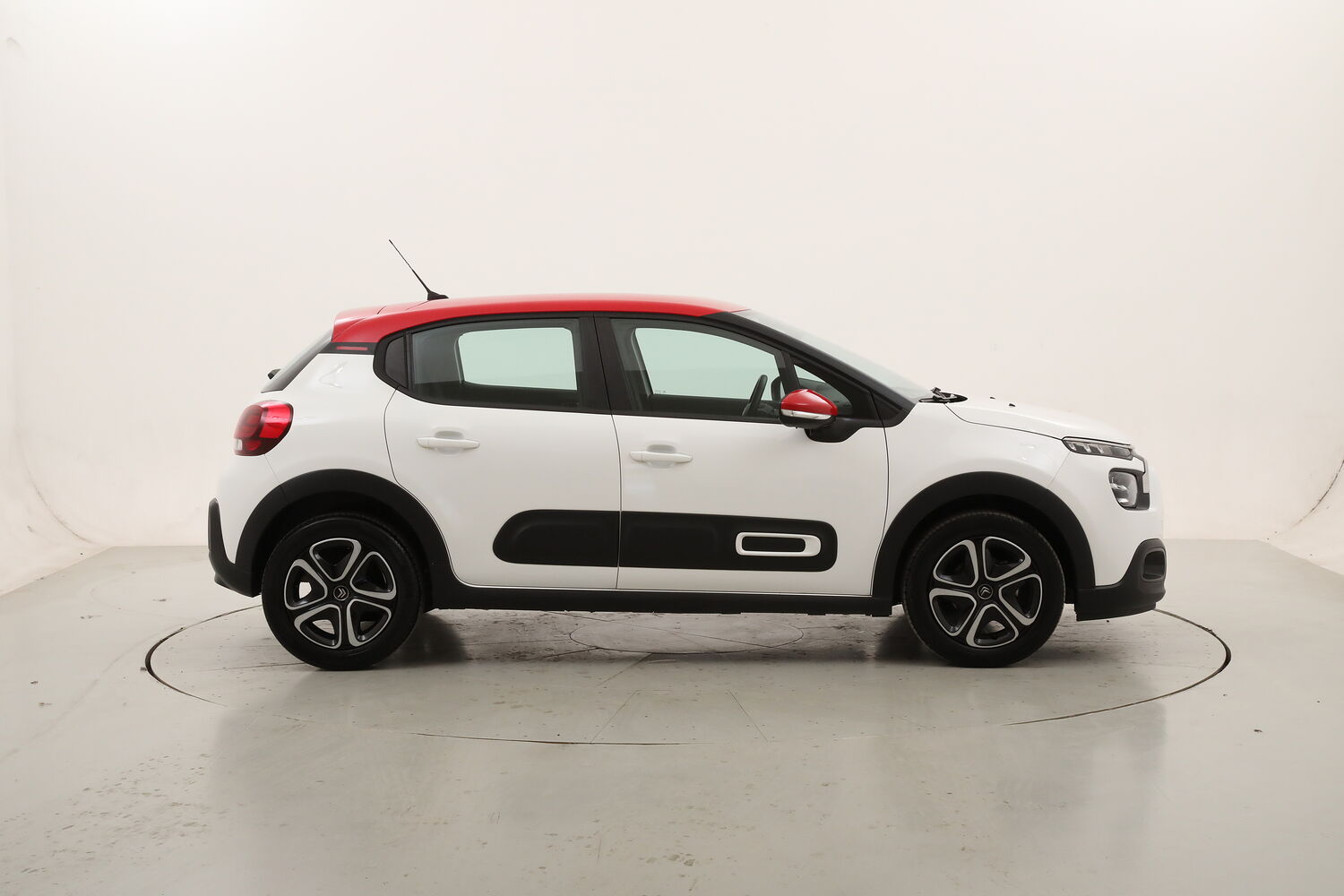 Citroen C3 Shine usata del 2022 con 13.969 km