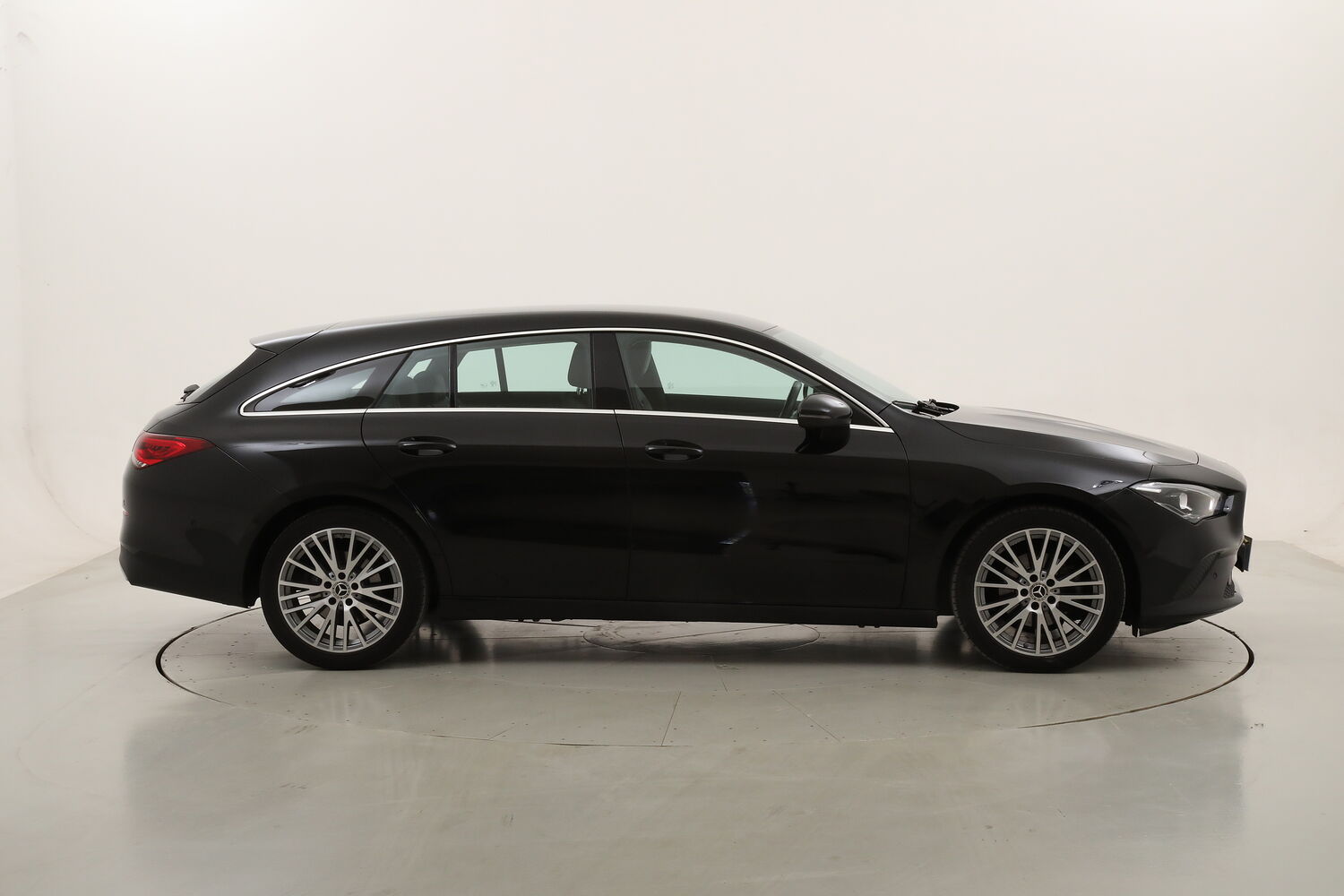 Mercedes CLA Shooting Brake 180 Sport usata del 2021 con 48.355 km