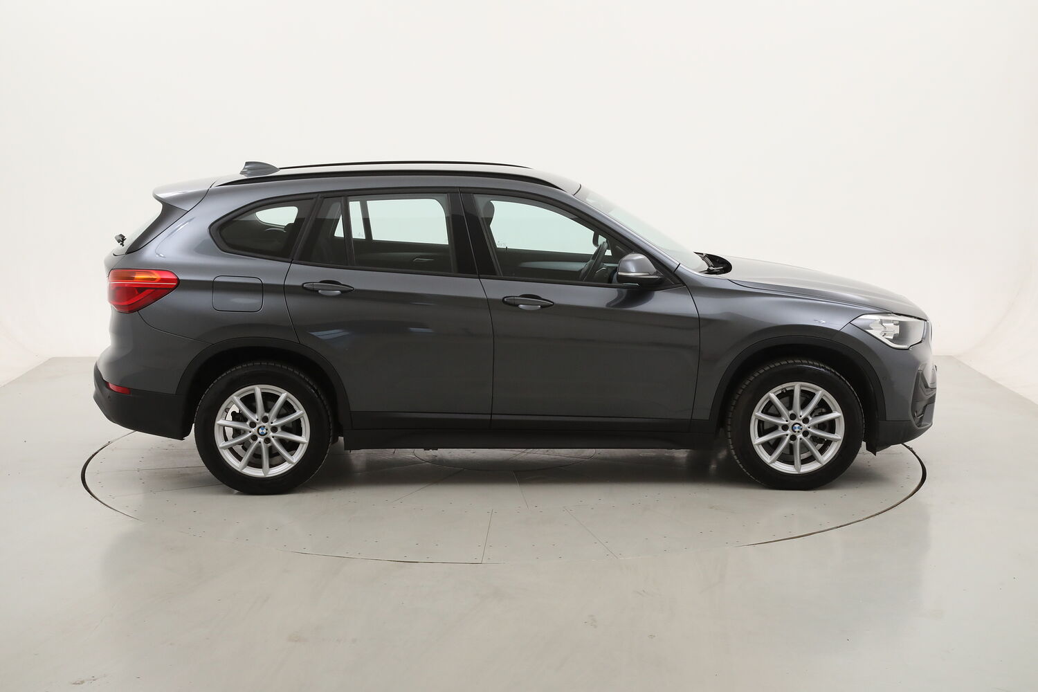 BMW X1 18i sDrive Advantage usata del 2021 con 82.100 km