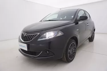 Lancia Ypsilon Hybrid Gold 1.0 Mild Hybrid 70CV Manuale Visione frontale