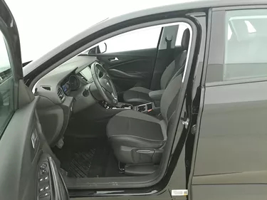 Opel Grandland Elegance AT8 1.5 Diesel 131CV Automatico Sedili