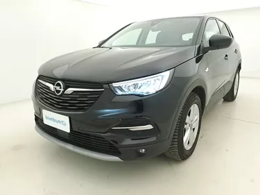 Opel Grandland Elegance AT8 1.5 Diesel 131CV Automatico Visione frontale