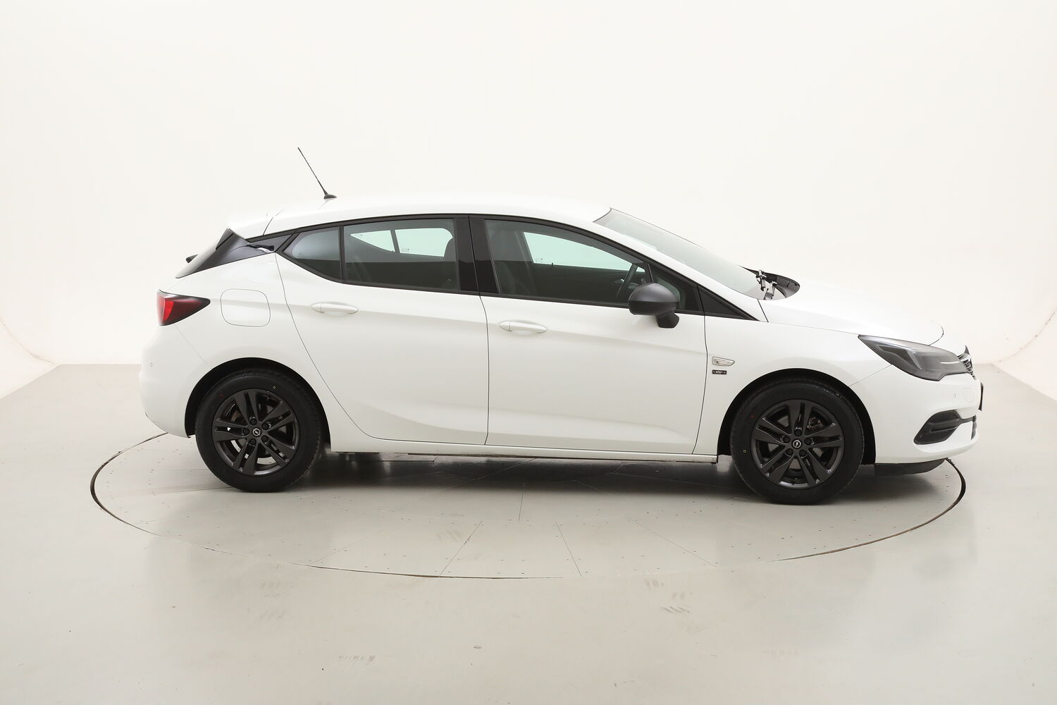 Opel Astra 5 porte usata del 2020 con 84.514 km