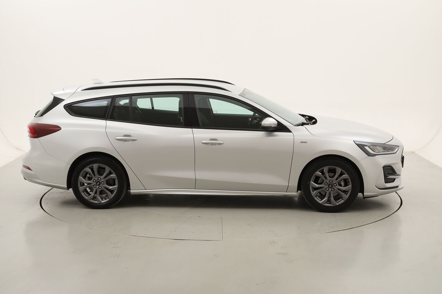 Ford Focus SW Hybrid ST-Line Design Powershift usata del 2023 con 33.057 km