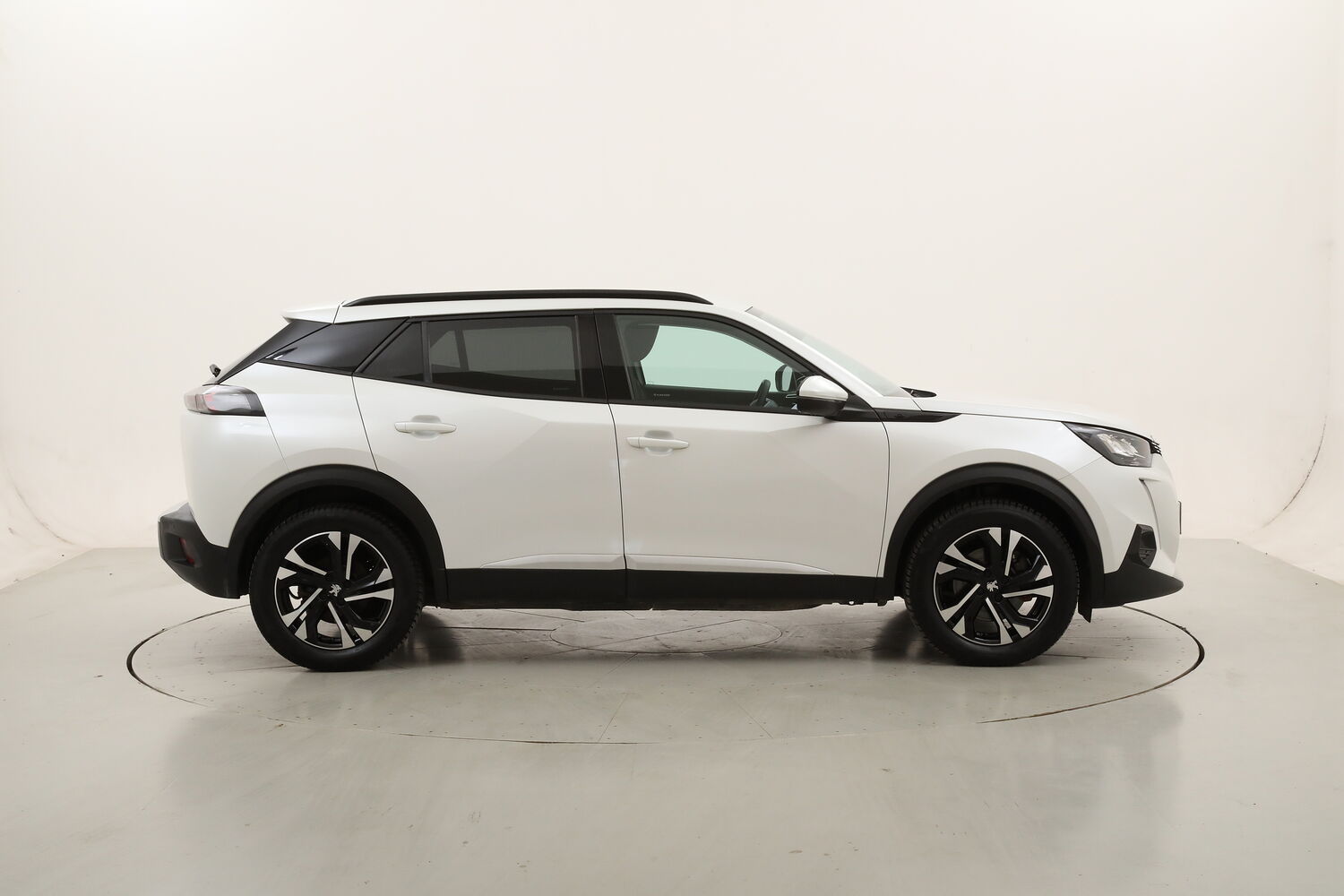Peugeot 2008 Allure Pack usata del 2021 con 81.738 km