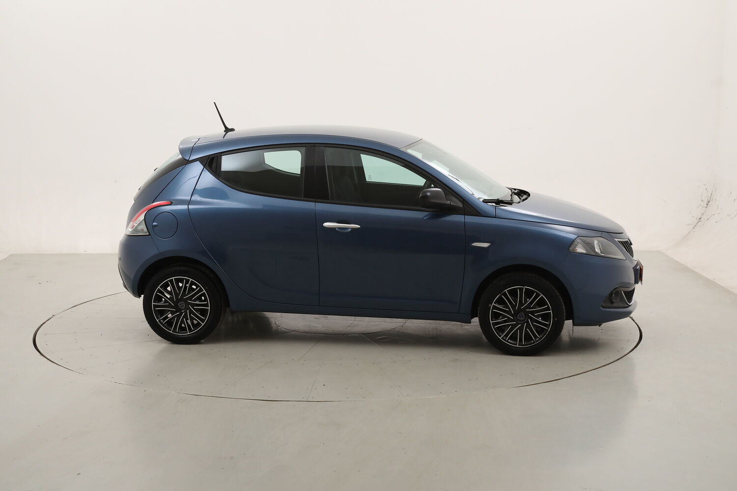 Lancia Ypsilon Hybrid Gold usata del 2023 con 46.179 km