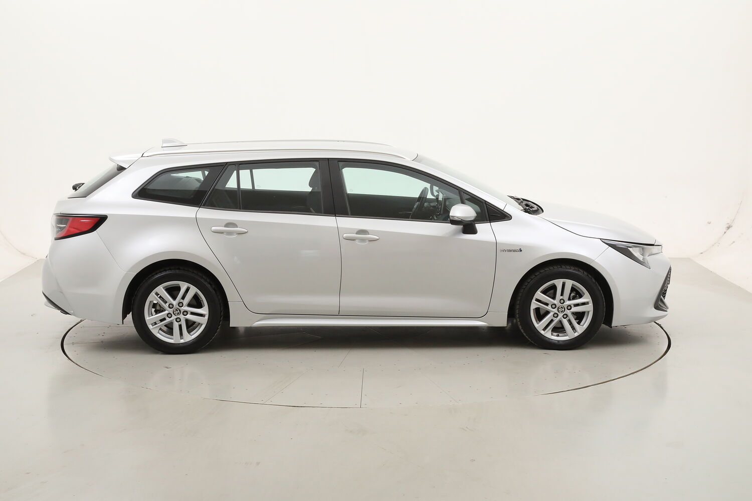 Toyota Corolla TS Hybrid Business usata del 2021 con 115.495 km