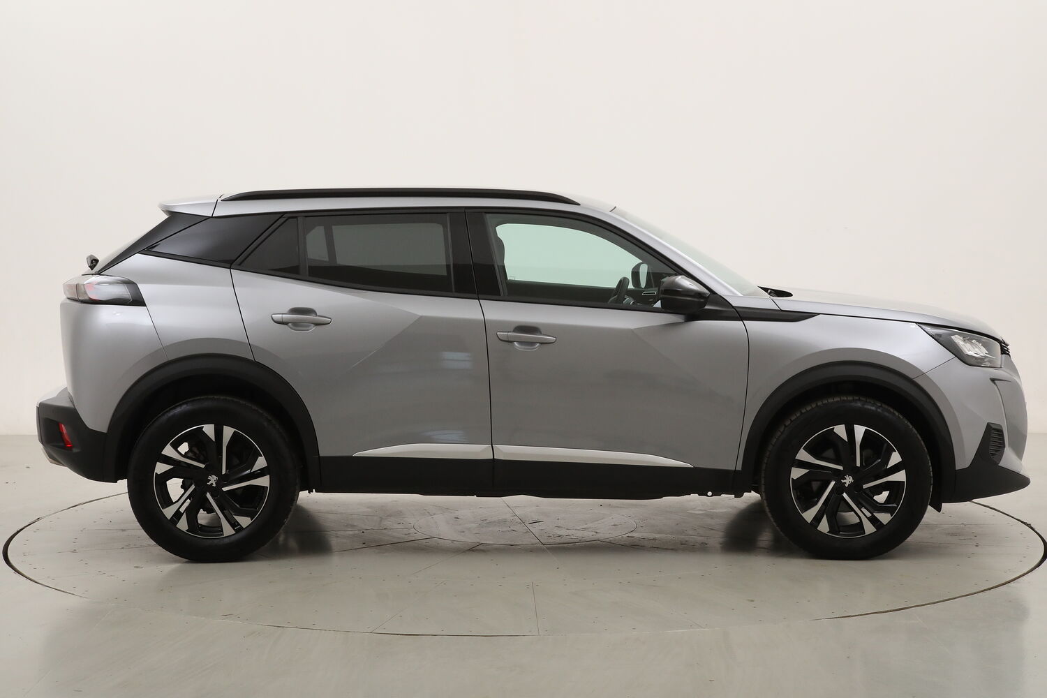 Peugeot 2008 Allure usata del 2023 con 16.923 km