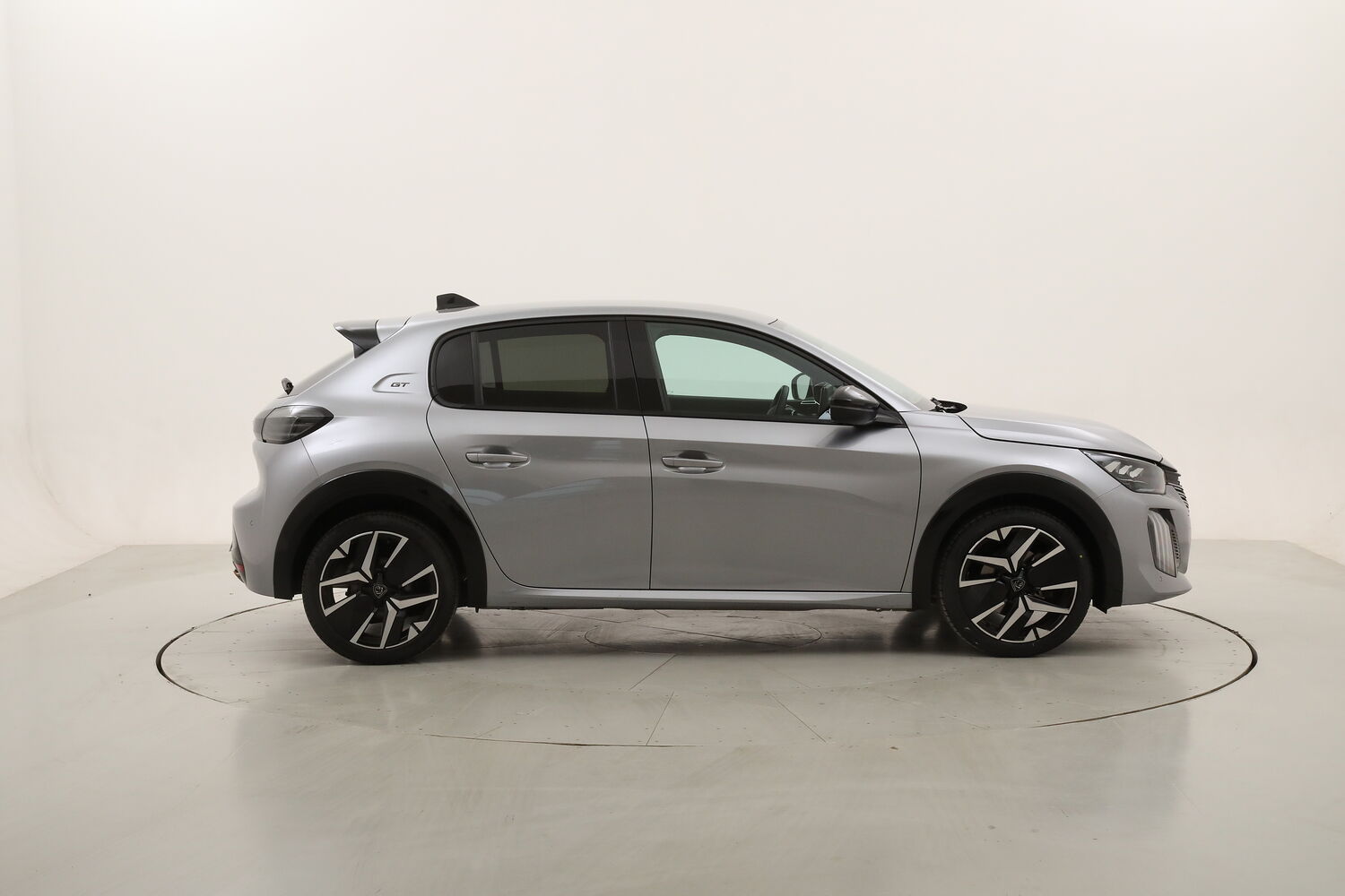 Peugeot 208 Hybrid GT usata del 2025 con 19.957 km