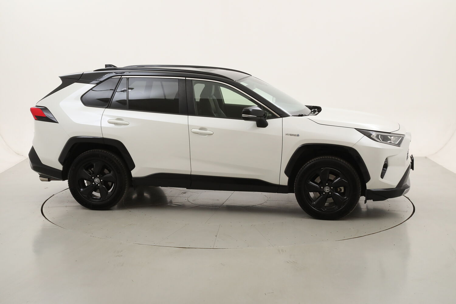 Toyota RAV4 Hybrid Style AWD-i usata del 2020 con 118.216 km