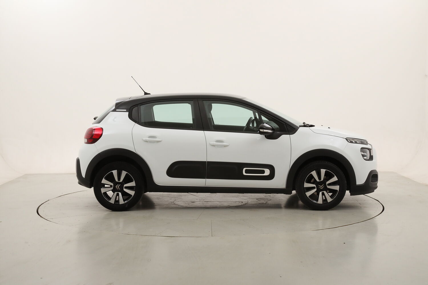 Citroen C3 Shine usata del 2021 con 24.095 km