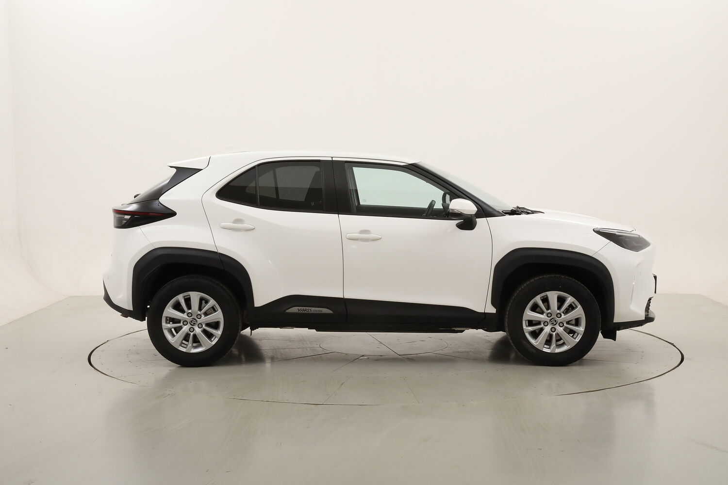 Toyota Yaris Cross Hybrid Business usata del 2023 con 71.270 km