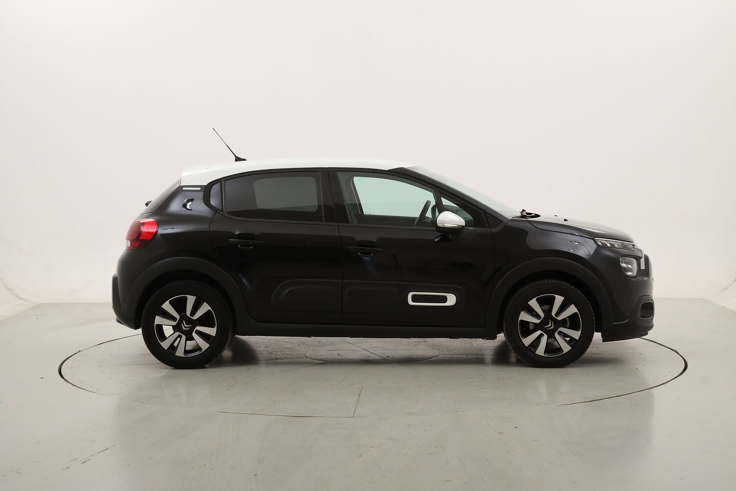 Citroen C3 Shine usata del 2023 con 30.248 km