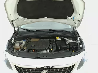 Peugeot 2008 Allure EAT6 1.5 Diesel 120CV Automatico Vano motore