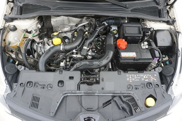 Renault Clio Vano motore Vano motore di Renault Clio