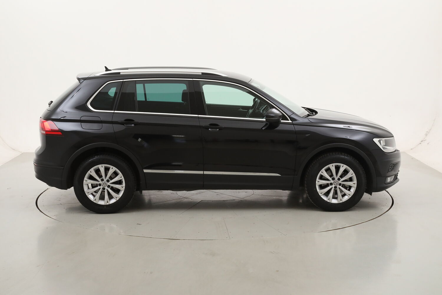 Volkswagen Tiguan Business DSG usata del 2020 con 135.273 km