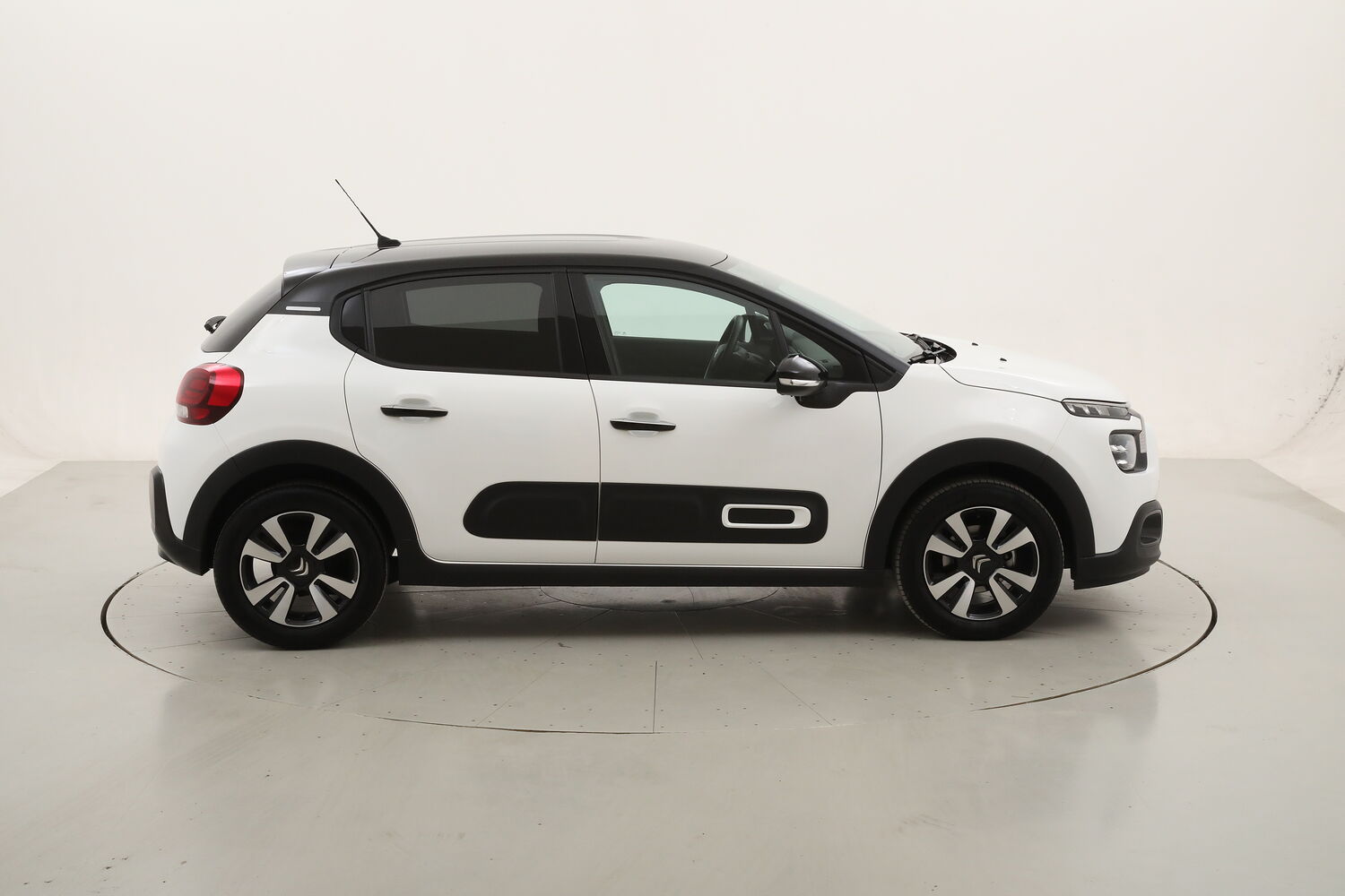 Citroen C3 Shine usata del 2023 con 19.177 km
