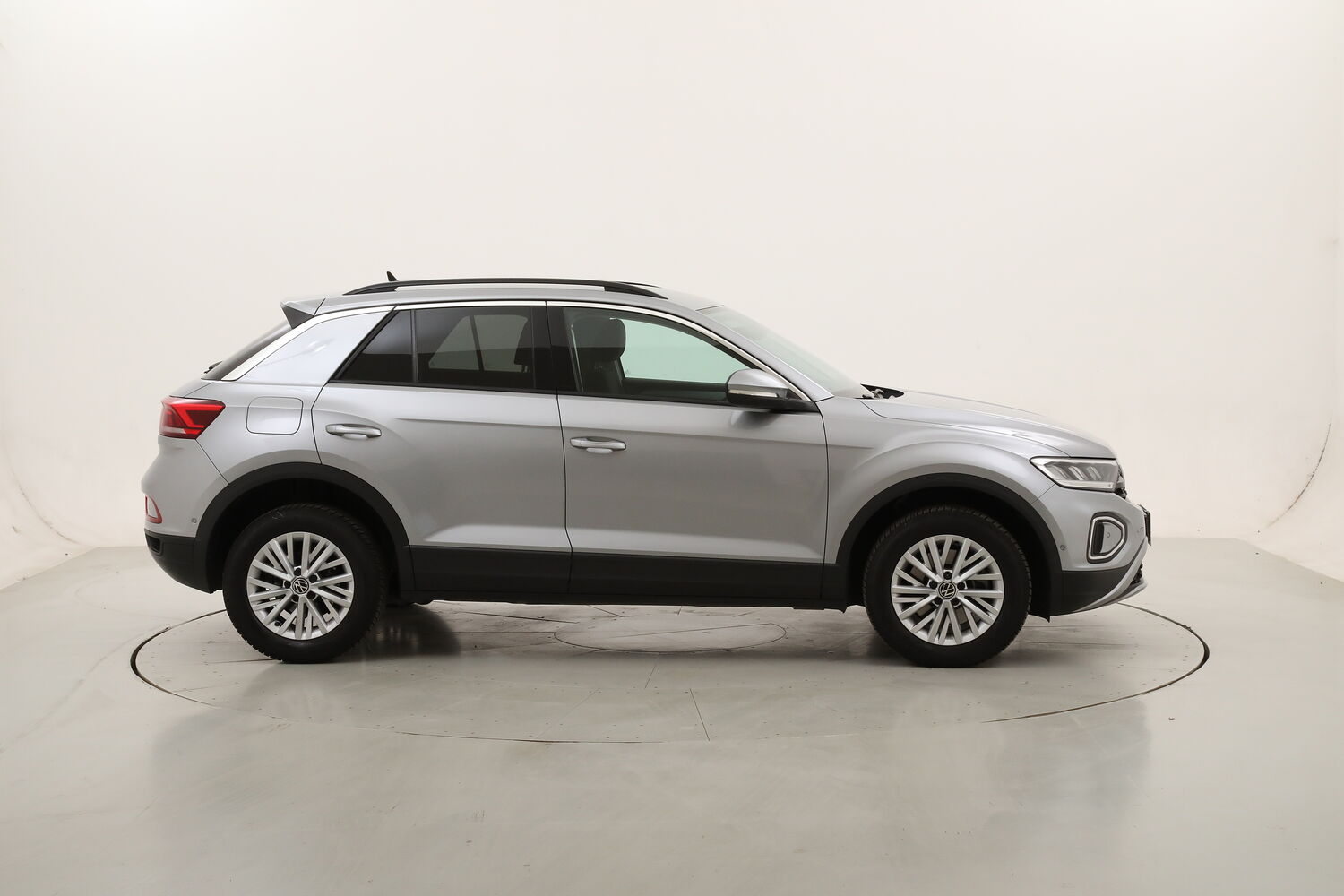 Volkswagen T-Roc DSG LIfe usata del 2023 con 135.930 km