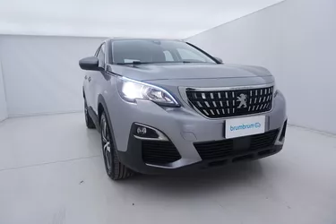 Peugeot 3008 Business EAT8 1.5 Diesel 131CV Automatico Visione frontale