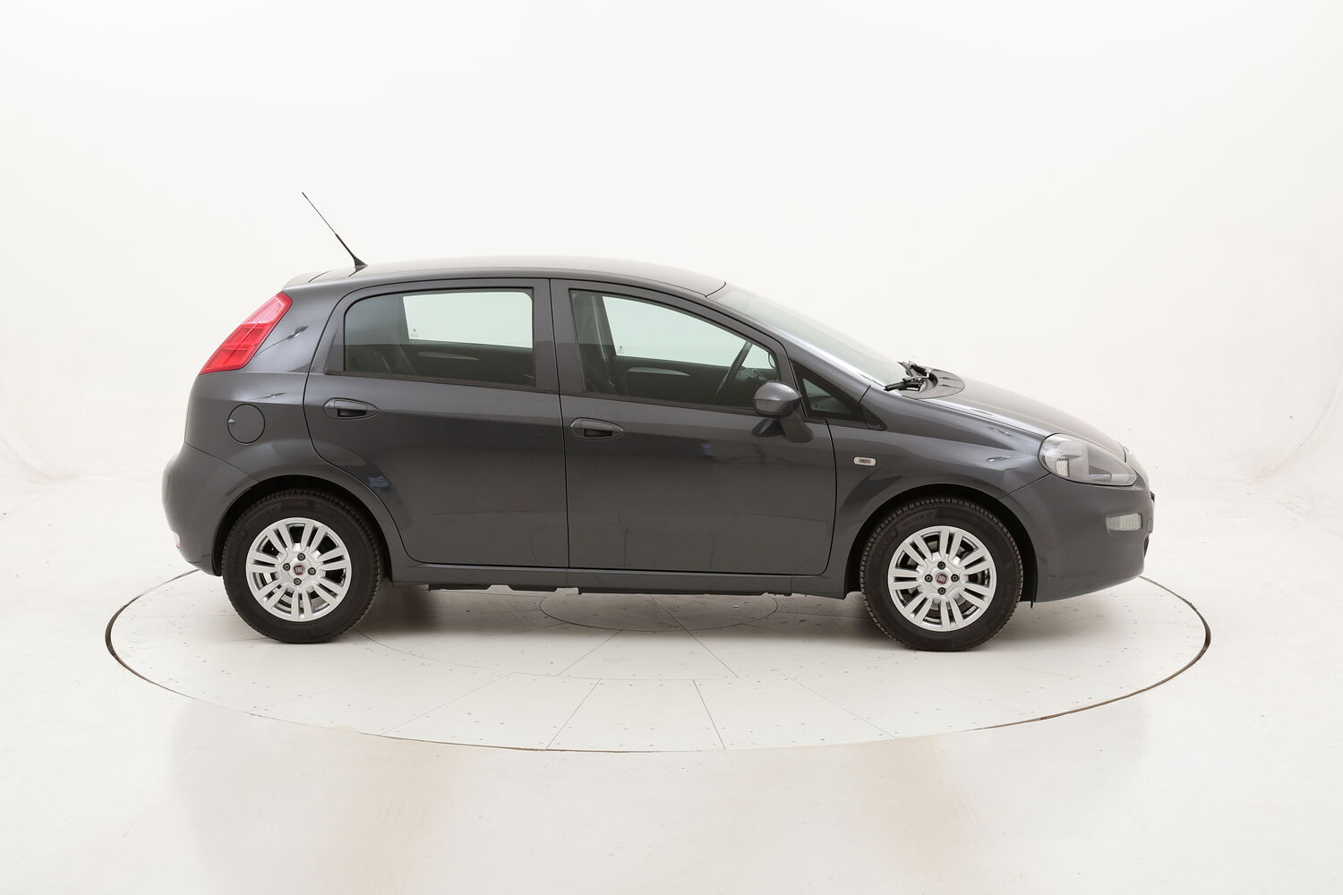 Fiat Punto Lounge usata del 2016 con 107.600 km
