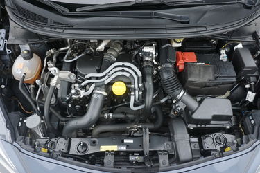 Nissan Micra Vano motore Vano motore di Nissan Micra
