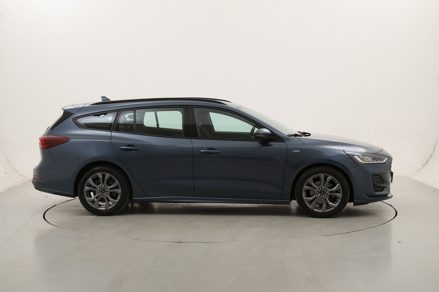 Ford Focus SW Hybrid ST-Line Design Powershift usata del 2023 con 92.087 km