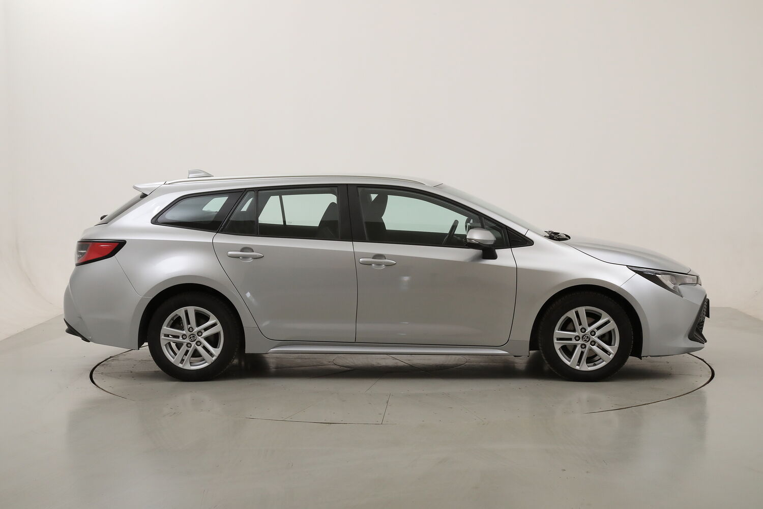 Toyota Corolla TS Hybrid Business usata del 2022 con 122.068 km