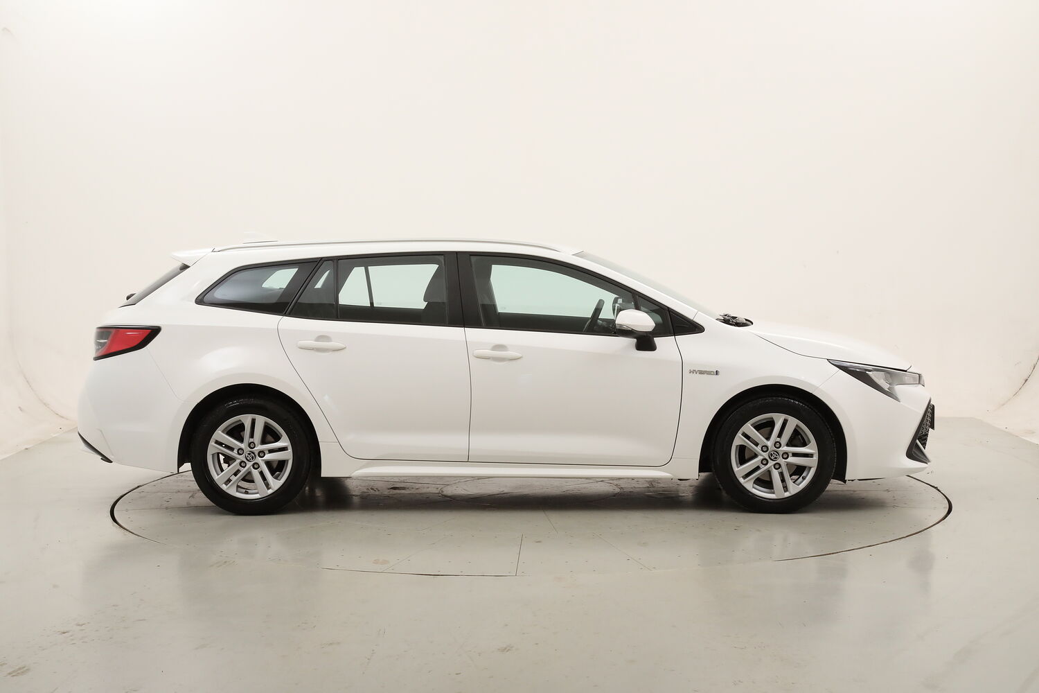 Toyota Corolla TS Hybrid Business usata del 2021 con 135.090 km