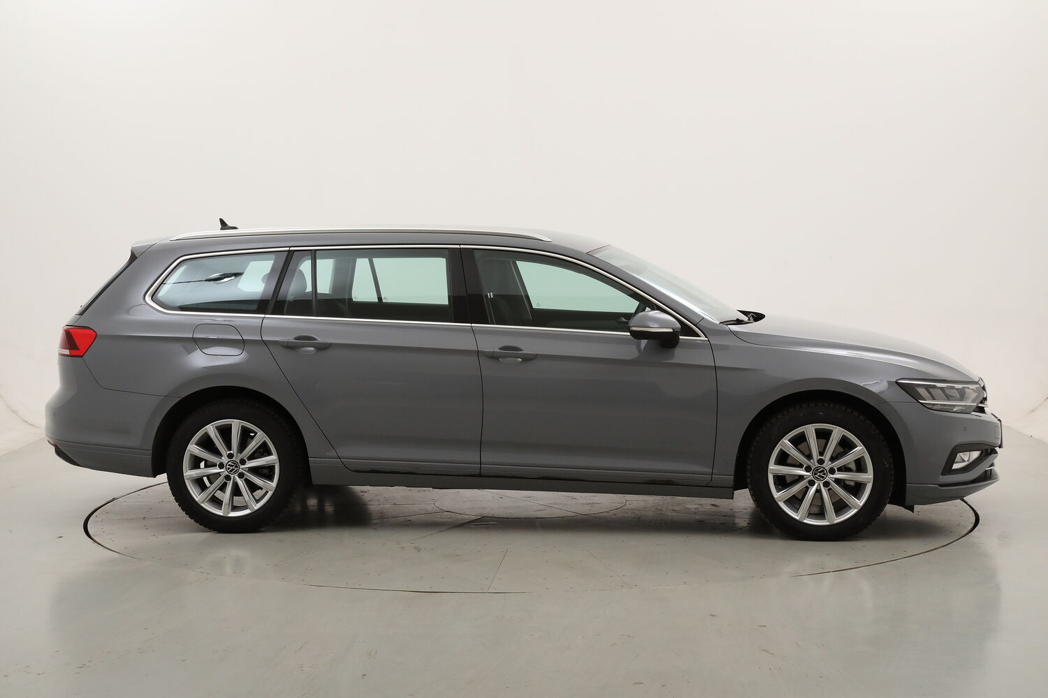 Volkswagen Passat Variant Evo Business DSG usata del 2022 con 93.923 km