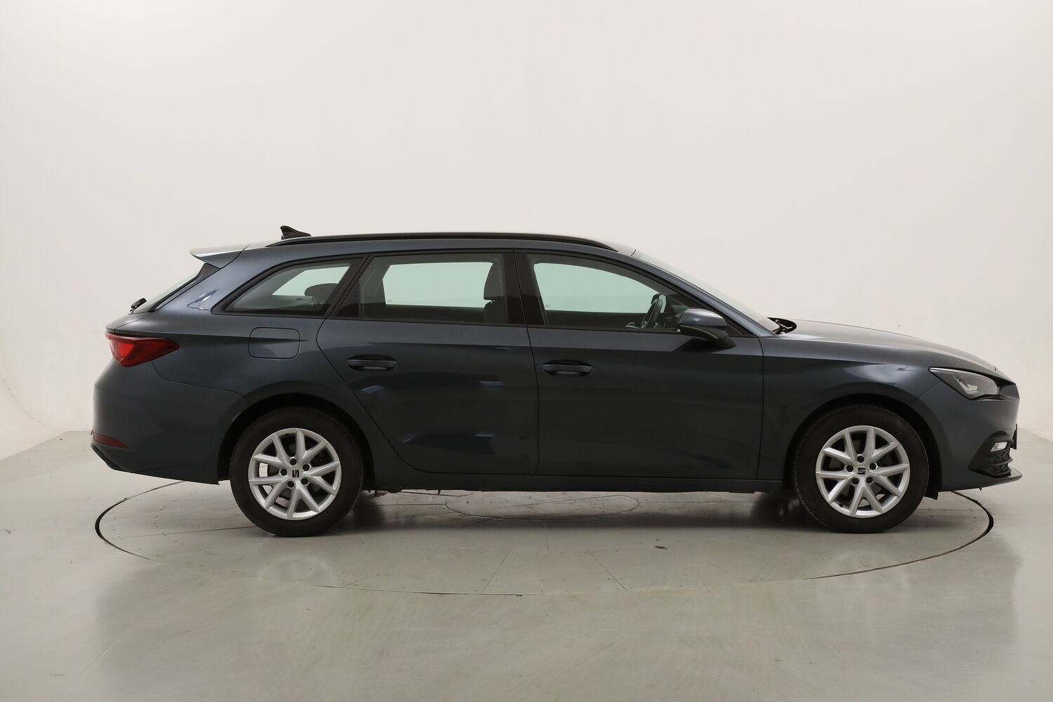 Seat Leon ST Hybrid Style DSG usata del 2022 con 64.075 km