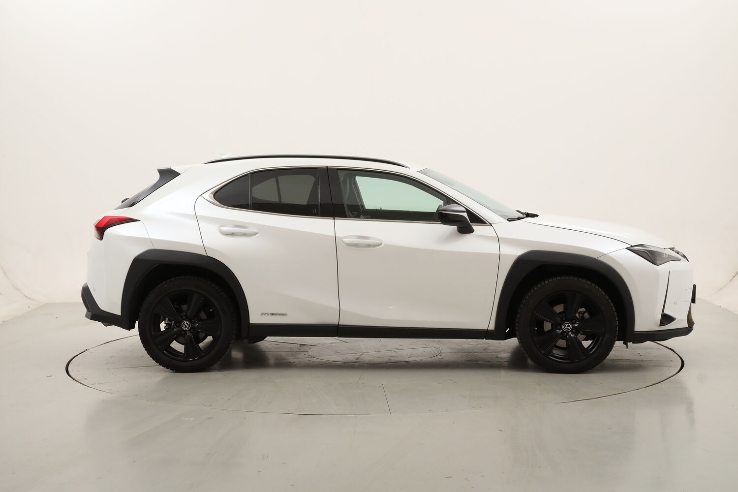 Lexus UX Hybrid Midnight usata del 2022 con 72.582 km