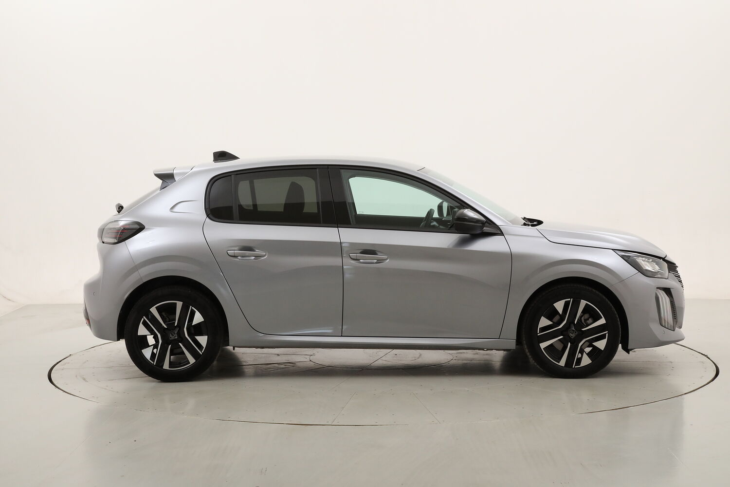 Peugeot 208 Allure usata del 2025 con 15.804 km