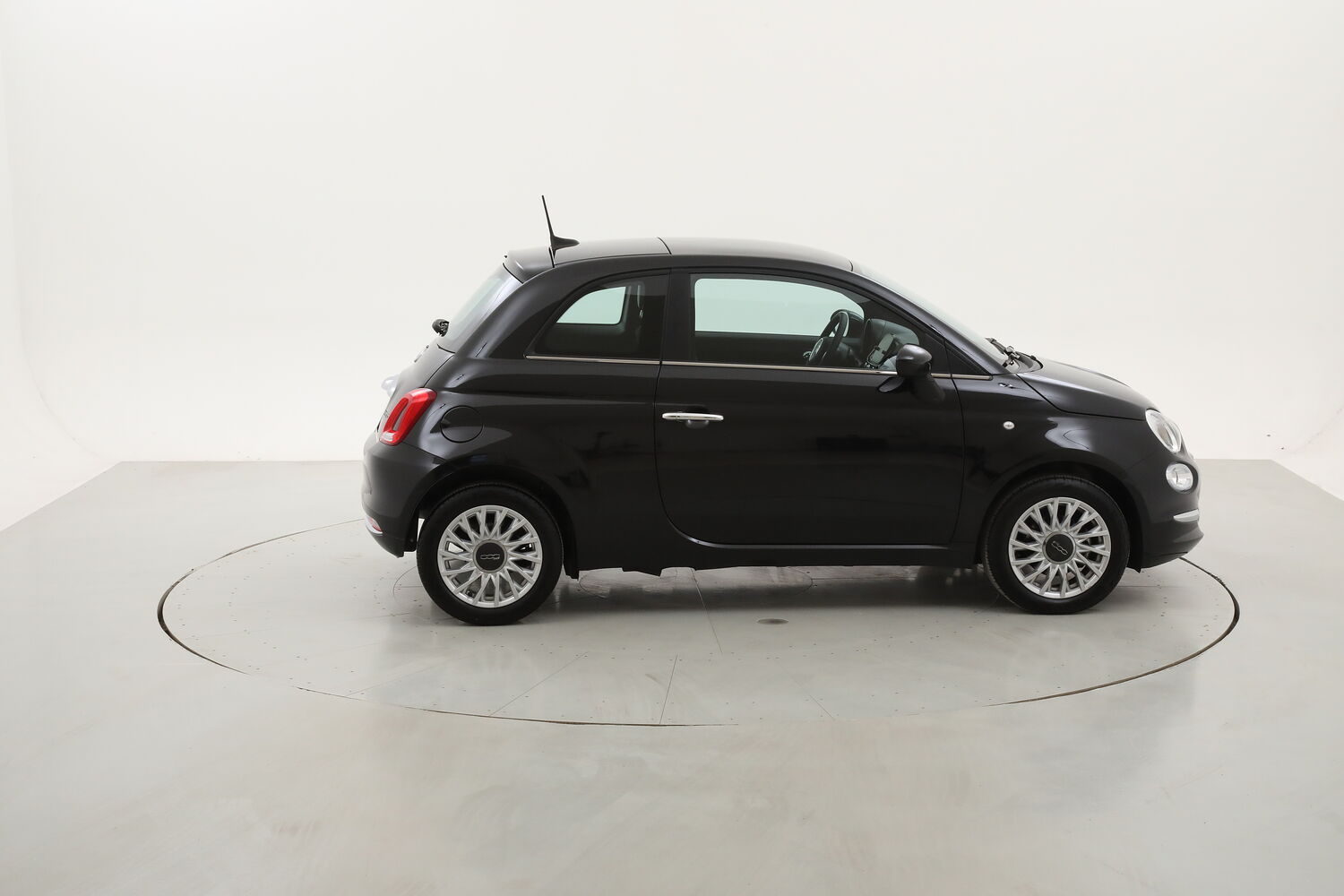 Fiat 500 Hybrid Dolcevita usata del 2024 con 18.003 km