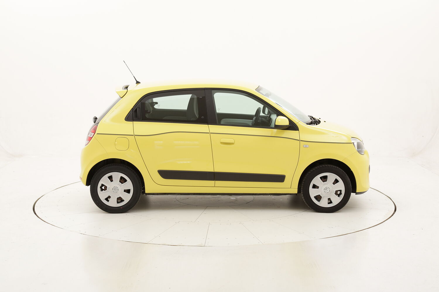 Renault Twingo Zen usata del 2017 con 84.683 km