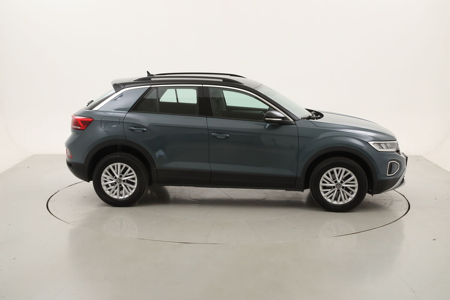 Volkswagen T-Roc Life DSG usata del 2023 con 45.587 km