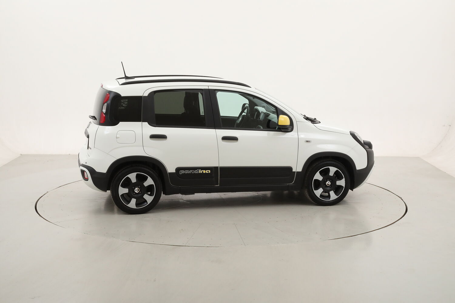 Fiat Panda Hybrid Pandina usata del 2025 con 14.748 km