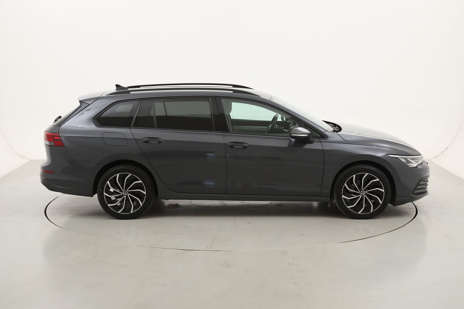 Volkswagen Golf Variant Variant Life DSG usata del 2022 con 87.337 km