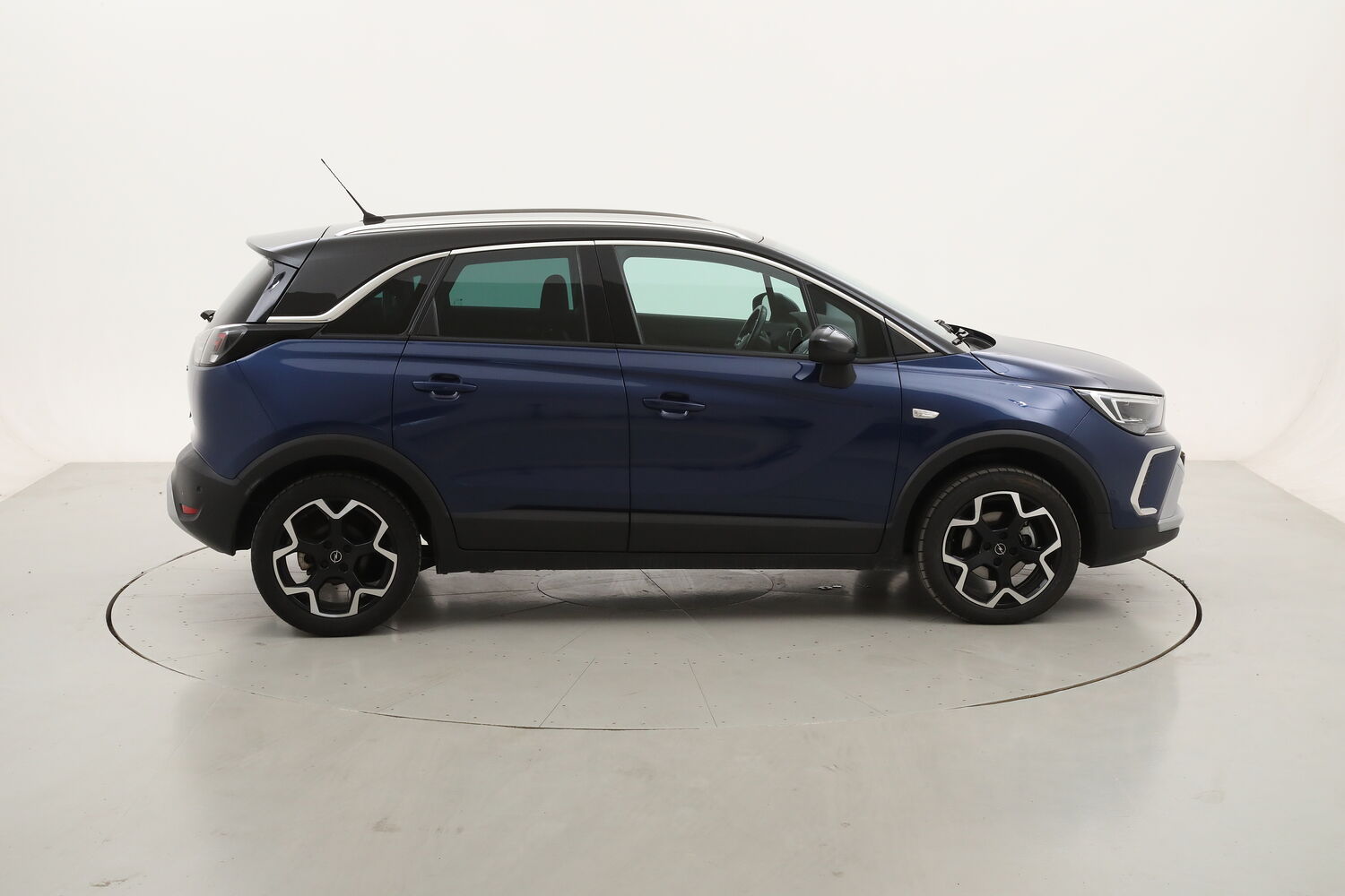 Opel Crossland Elegance AT6 usata del 2023 con 35.456 km