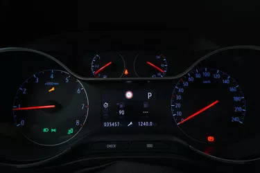 Opel Crossland Elegance AT6 1.2 Benzina 131CV Automatico Interni