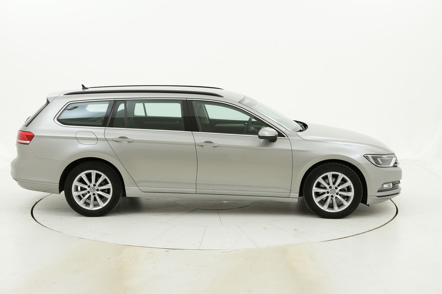 Volkswagen Passat usata del 2016 con 115.624 km