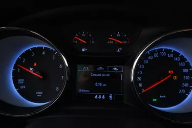 Opel Astra Business Elegance 1.2 Benzina 110CV Manuale Interni