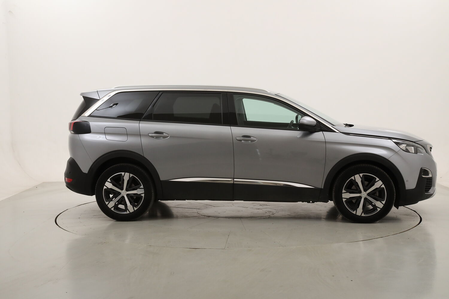 Peugeot 5008 Allure EAT8 - 7 posti usata del 2020 con 75.630 km