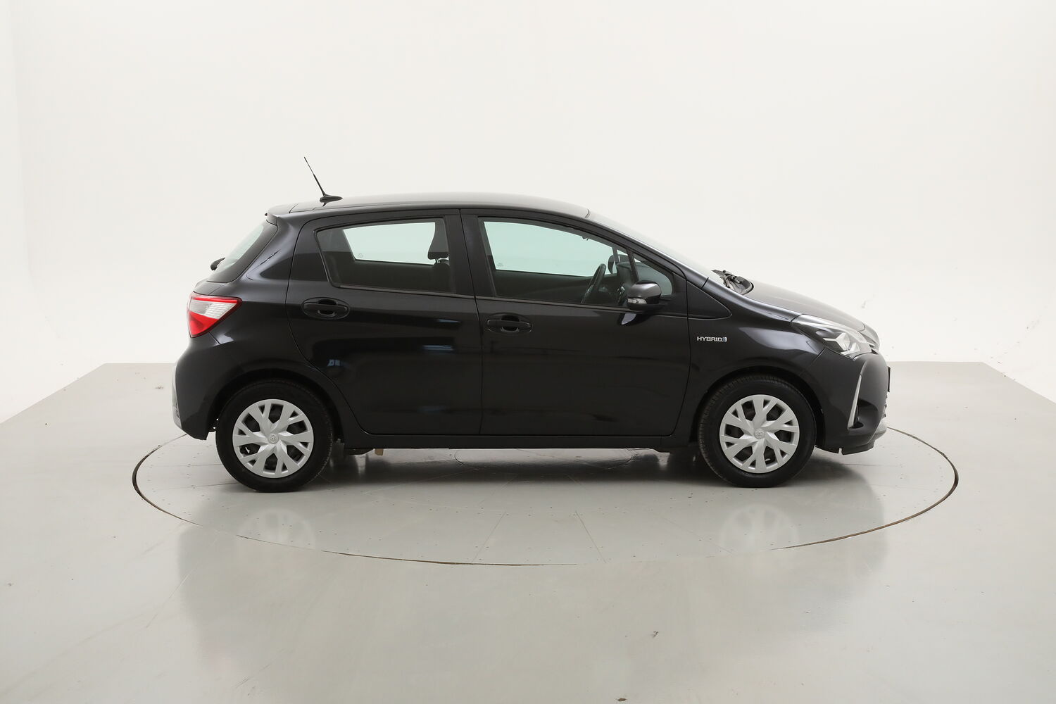 Toyota Yaris Hybrid Business usata del 2020 con 95.733 km