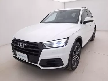 Audi Q5 MHEV Business quattro S tronic 2.0 Mild Hybrid 204CV Automatico Visione frontale
