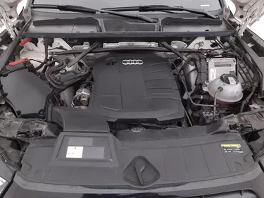 Audi Q5 MHEV Business quattro S tronic 2.0 Mild Hybrid 204CV Automatico Vano motore