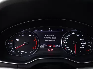 Audi Q5 MHEV Business quattro S tronic 2.0 Mild Hybrid 204CV Automatico Interni