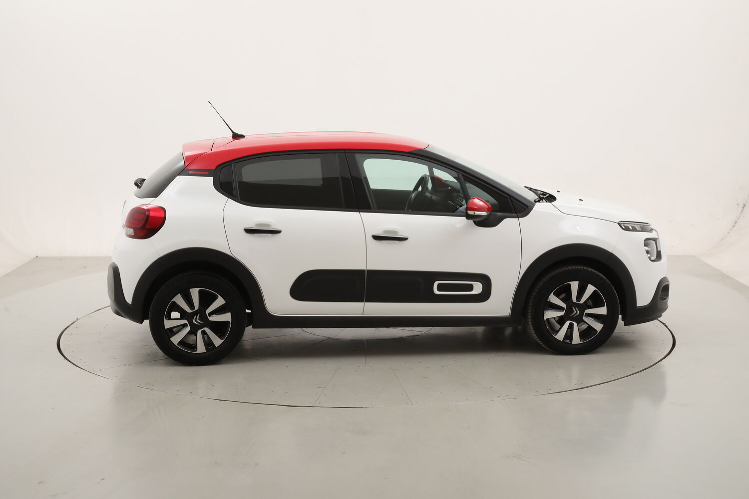 Citroen C3 Shine usata del 2023 con 30.501 km