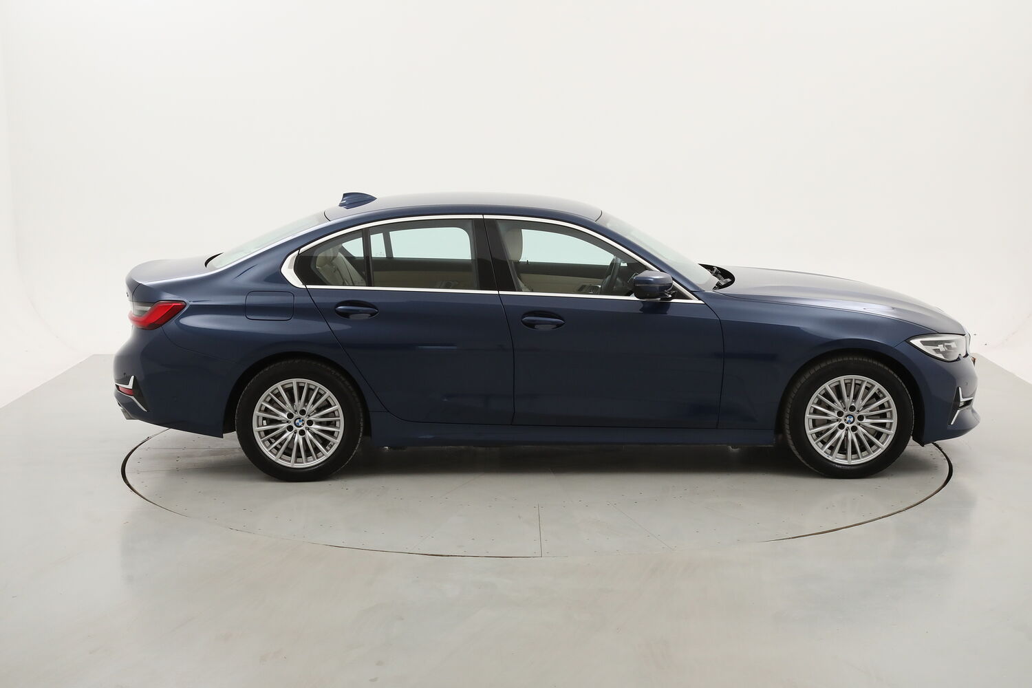 BMW Serie 3 330e Luxury usata del 2020 con 42.849 km