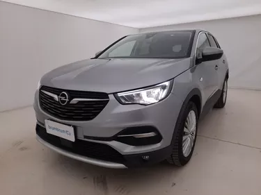 Opel Grandland Innovation AT6 1.5 Diesel 131CV Automatico Visione frontale