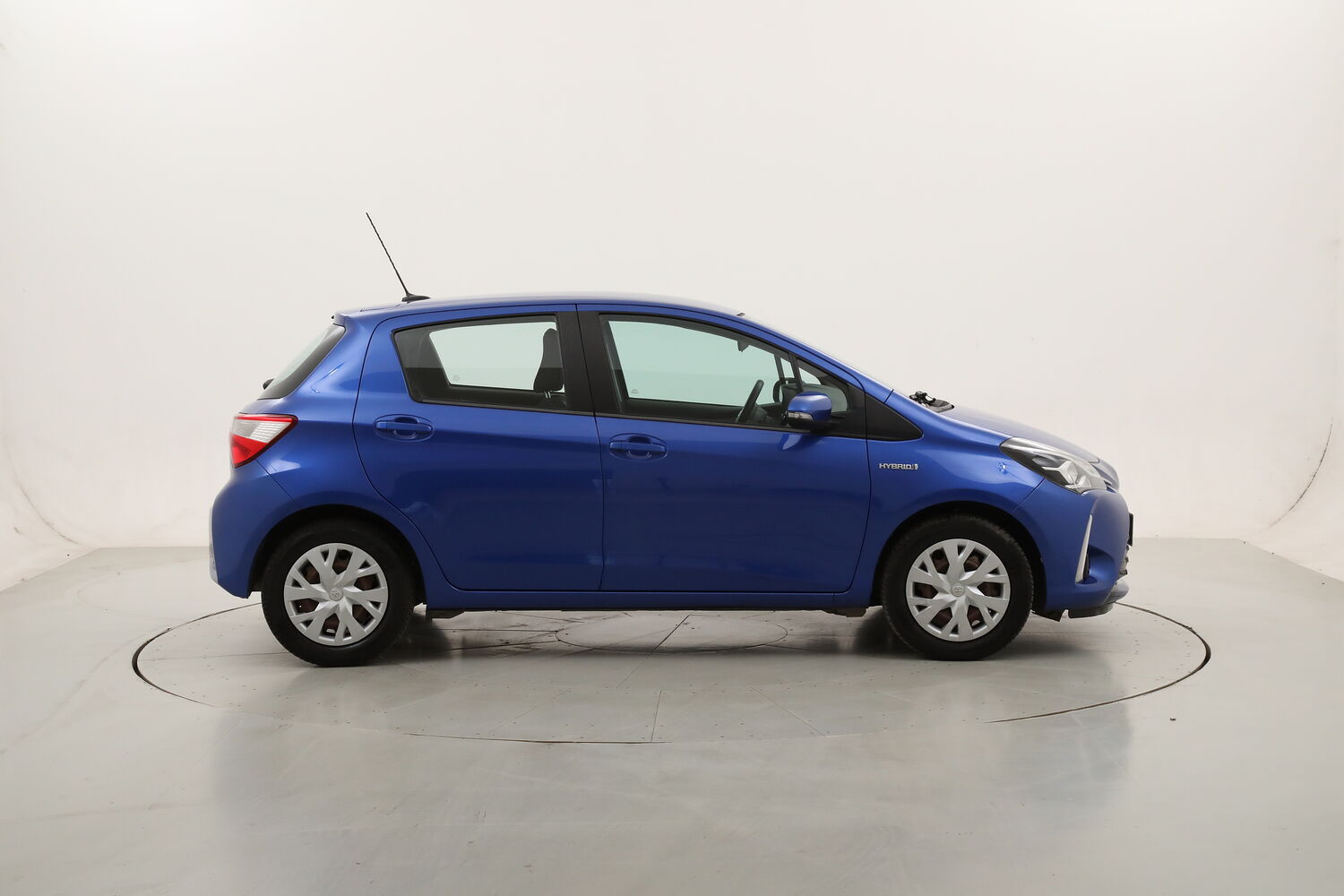 Toyota Yaris Hybrid Business usata del 2020 con 81.028 km